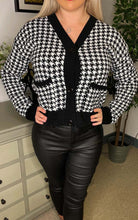 Load image into Gallery viewer, Camel Dogstooth Knitted Pocket Crop Cardigan