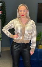 Load image into Gallery viewer, Camel Dogstooth Knitted Pocket Crop Cardigan