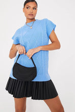 Load image into Gallery viewer, Cable Knit Sleeveless Vest
