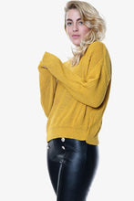 Load image into Gallery viewer, White Open Knit Turtle Neck Jumper
