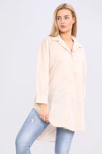 Charger l'image dans la galerie, Oversized Shirt Dip Hem
