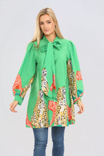 Load image into Gallery viewer, White Pussy Bow Printed Long Blouse
